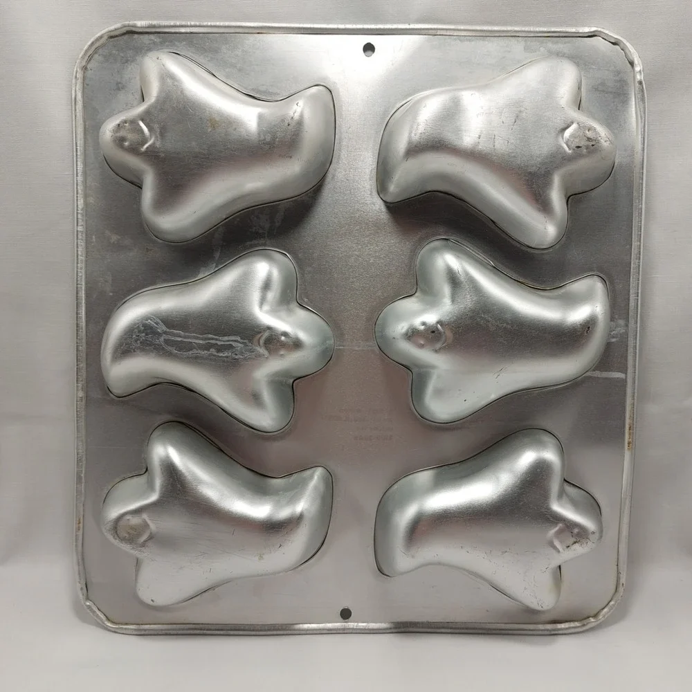 Vintage 1991 Wilton Mini Ghost Cake Pan 6 Cavity Halloween Baking Mold 2105-3845 - Picture 2 of 3